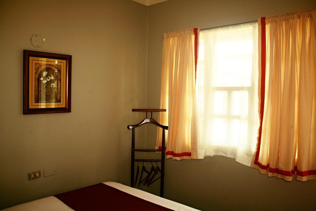 Hotel Либерия Екстериор снимка