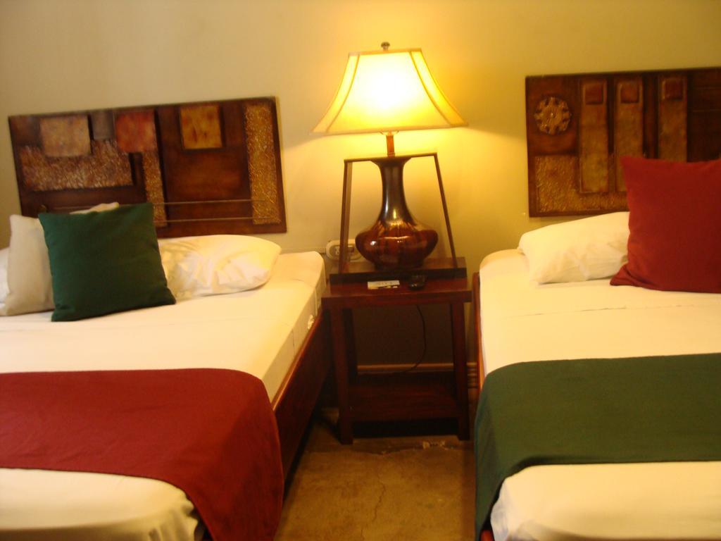 Hotel Либерия Екстериор снимка